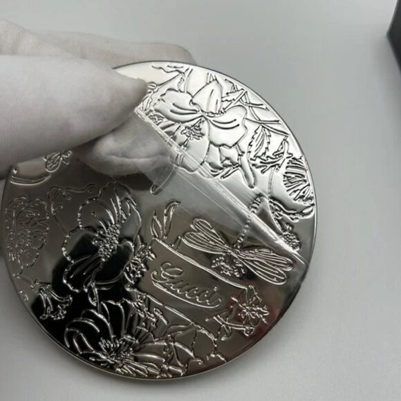 NIB Gucci Mirror with Box Silver Flowers Embossed Gucci Flora - Picture 5 of 9